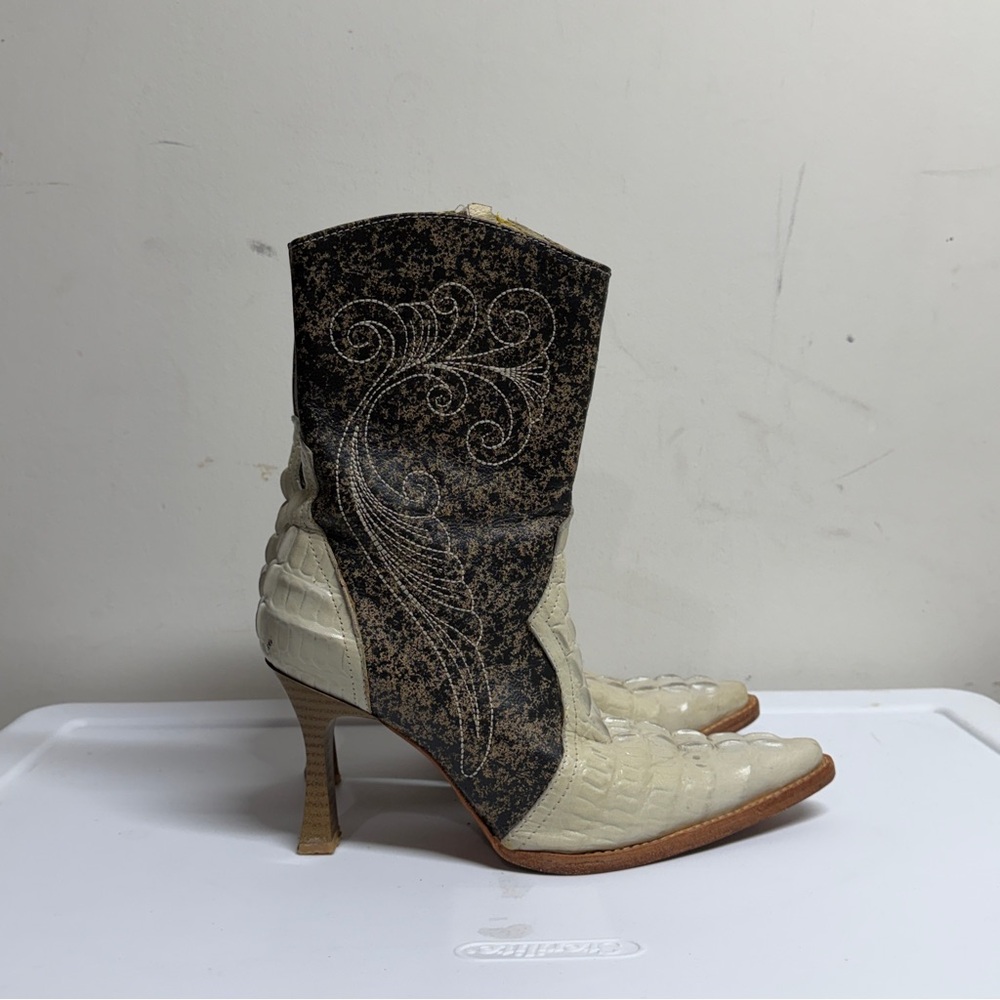 Lady Camp Exotic Crocodile Heeled Boots Women’s Mexico US 6.5 Black Cream White